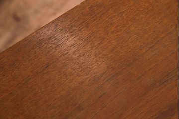 北欧家具　チーク材　洗練されたデザインがおしゃれなサイドボード(サイドキャビネット)