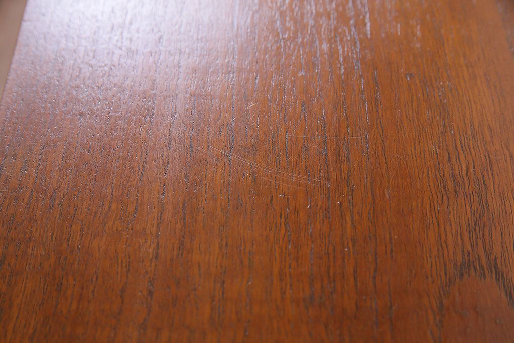 北欧家具　チーク材　洗練されたデザインがおしゃれなサイドボード(サイドキャビネット)