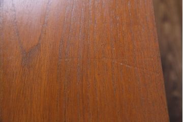 北欧家具　チーク材　洗練されたデザインがおしゃれなサイドボード(サイドキャビネット)