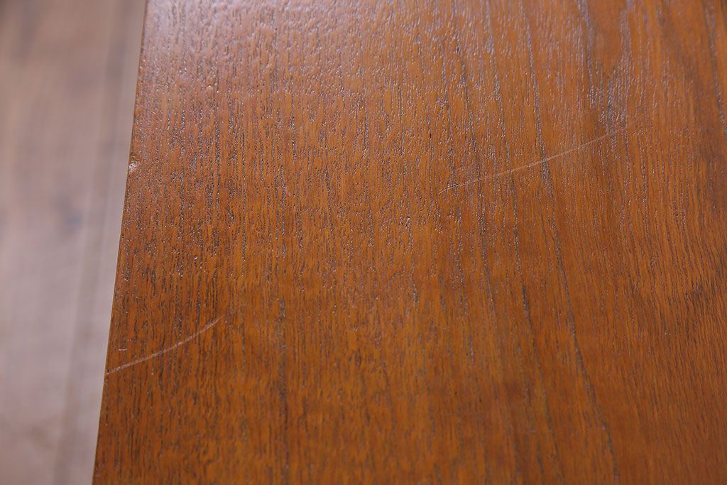 北欧家具　チーク材　洗練されたデザインがおしゃれなサイドボード(サイドキャビネット)