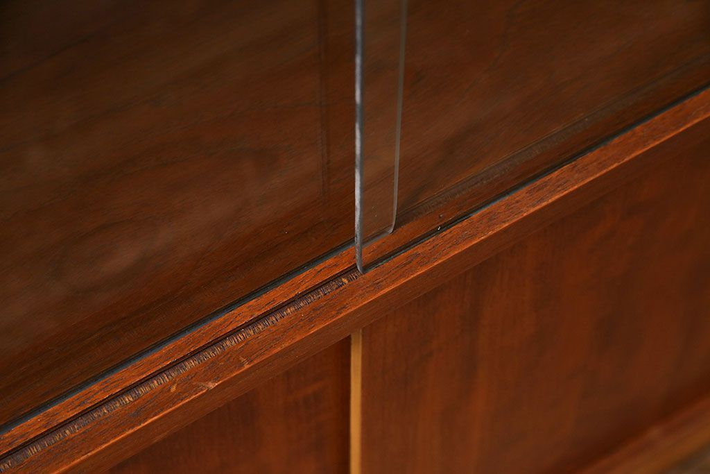 北欧家具　チーク材　洗練されたデザインがおしゃれなサイドボード(サイドキャビネット)