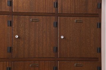 ラフジュ工房オリジナル　温もり感じるマス目戸棚(ロッカー、下駄箱)