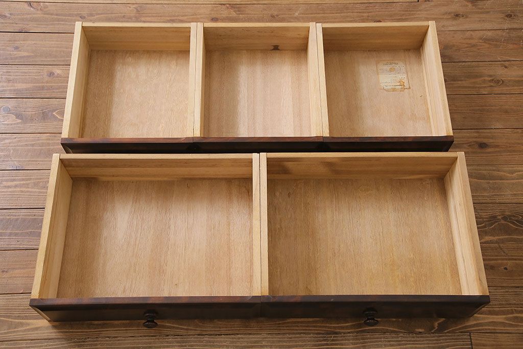 中古　北海道民芸家具　シックな雰囲気漂う2段重ねチェスト(整理タンス、引き出し)