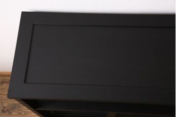 中古　北海道民芸家具　#105　シックモダンなペイント茶箪笥(茶棚、飾り棚)(定価約18万円)