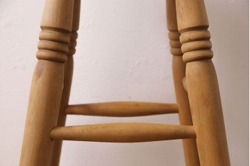 イギリスアンティーク　柔らかな色合いが魅力のハイスツール(イス、チェア、花台)