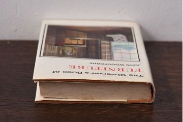 アンティーク雑貨　イギリス　The Observer's Book　FURNITURE　家具　コンパクトハンドブック(洋書、ポケット辞典、本)