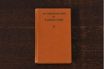 アンティーク雑貨　イギリス　The Observer's Book　FURNITURE　家具　コンパクトハンドブック(洋書、ポケット辞典、本)