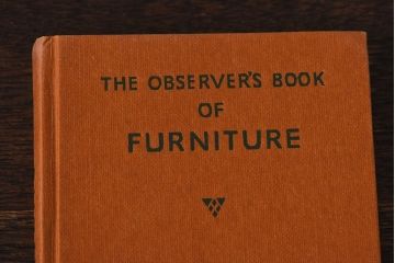 アンティーク雑貨　イギリス　The Observer's Book　FURNITURE　家具　コンパクトハンドブック(洋書、ポケット辞典、本)