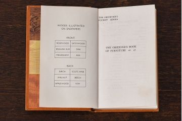 アンティーク雑貨　イギリス　The Observer's Book　FURNITURE　家具　コンパクトハンドブック(洋書、ポケット辞典、本)