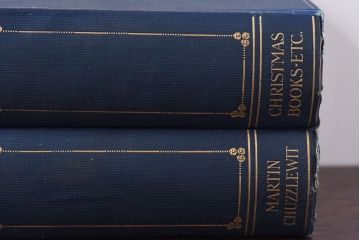 アンティーク雑貨　イギリスアンティーク　CHARLES DICKENS(チャールズ・ディケンズ)　本(洋書、英字本、小説)2冊セット(3)