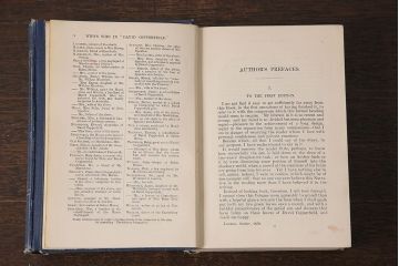 アンティーク雑貨　イギリスアンティーク　CHARLES DICKENS(チャールズ・ディケンズ)　本(洋書、英字本、小説)2冊セット
