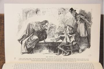 アンティーク雑貨　イギリスアンティーク　CHARLES DICKENS(チャールズ・ディケンズ)　本(洋書、英字本、小説)2冊セット