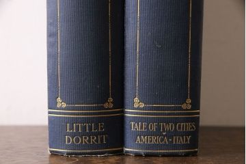 アンティーク雑貨　英国アンティーク　CHARLES DICKENS(チャールズ・ディケンズ)　洋書(本、英字本、小説)2冊セット(1)