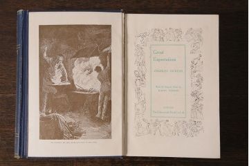 アンティーク雑貨　英国アンティーク　CHARLES DICKENS(チャールズ・ディケンズ)　洋書(本、英字本、小説)2冊セット(2)
