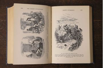 アンティーク雑貨　英国アンティーク　CHARLES DICKENS(チャールズ・ディケンズ)　洋書(本、英字本、小説)2冊セット(3)