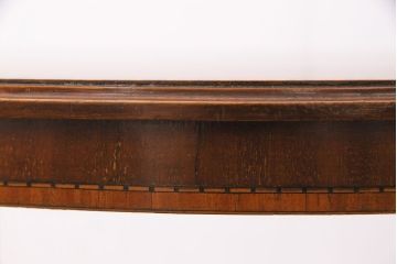 アンティーク雑貨　イギリスアンティーク　スリムな脚が上品なサイドテーブル(カフェテーブル、飾り台)