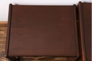 アンティーク雑貨　北欧ビンテージ　G-PLAN(ジープラン)　チーク材　スタイリッシュなデザインのネストテーブル(サイドテーブ  ル、カフェテーブル、花台)