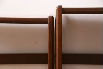 アンティーク雑貨　北欧ビンテージ　G-PLAN(ジープラン)　チーク材　スタイリッシュなデザインのネストテーブル(サイドテーブ  ル、カフェテーブル、花台)