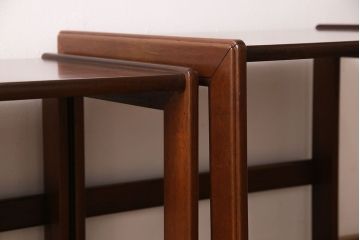 アンティーク雑貨　北欧ビンテージ　G-PLAN(ジープラン)　チーク材　スタイリッシュなデザインのネストテーブル(サイドテーブ  ル、カフェテーブル、花台)