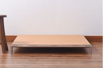 中古　B&B　シンプルなディティールが美しいローテーブル(センターテーブル、リビングテーブル)(定価約30万円)(3)(R-028867)