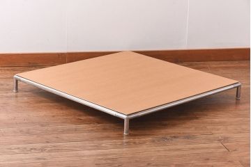 中古　B&B　シンプルなディティールが美しいローテーブル(センターテーブル、リビングテーブル)(定価約30万円)(3)(R-028867)