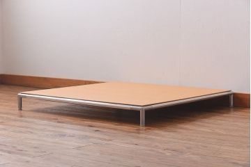 中古　B&B　シンプルなディティールが美しいローテーブル(センターテーブル、リビングテーブル)(定価約30万円)(3)(R-028867)