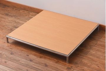 中古　B&B　シンプルなディティールが美しいローテーブル(センターテーブル、リビングテーブル)(定価約30万円)(3)(R-028867)