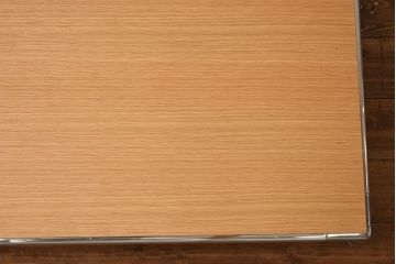 中古　B&B　シンプルなディティールが美しいローテーブル(センターテーブル、リビングテーブル)(定価約30万円)(3)(R-028867)