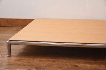 中古　B&B　シンプルなディティールが美しいローテーブル(センターテーブル、リビングテーブル)(定価約30万円)(3)(R-028867)