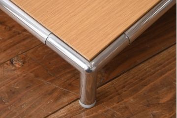 中古　B&B　シンプルなディティールが美しいローテーブル(センターテーブル、リビングテーブル)(定価約30万円)(3)(R-028867)
