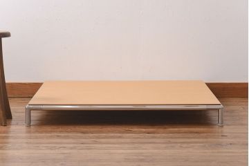 中古　B&B　シンプルなディティールが美しいローテーブル(センターテーブル、リビングテーブル)(定価約30万円)(3)(R-028867)