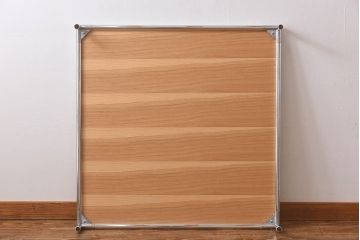 中古　B&B　シンプルなディティールが美しいローテーブル(センターテーブル、リビングテーブル)(定価約30万円)(3)(R-028867)