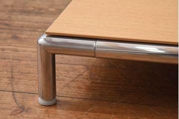 中古　B&B　シンプルなディティールが美しいローテーブル(センターテーブル、リビングテーブル)(定価約30万円)(3)(R-028867)