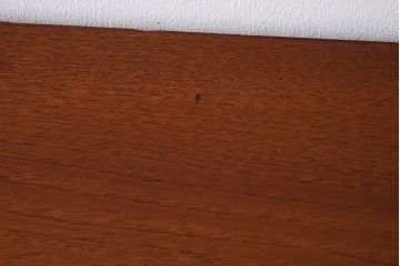 ヴィンテージ家具　北欧ビンテージ　デニッシュ　Mogens Kold　チーク材の褐色が魅力のチェスト(引き出し・サイドチェスト)