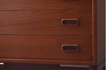 ヴィンテージ家具　北欧ビンテージ　デニッシュ　Mogens Kold　チーク材の褐色が魅力のチェスト(引き出し・サイドチェスト)