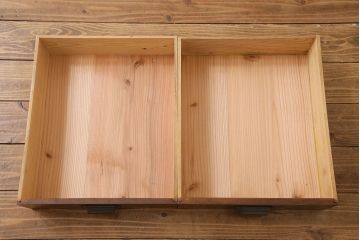 アンティーク家具　和製アンティーク　前面ケヤキ材　結霜ガラスが魅力の鉄脚キャビネット(食器棚、収納棚)