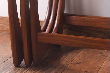 アンティーク雑貨　北欧ビンテージ　G-PLAN　お洒落なタイルネストテーブル(カフェテーブル、サイドテーブル)