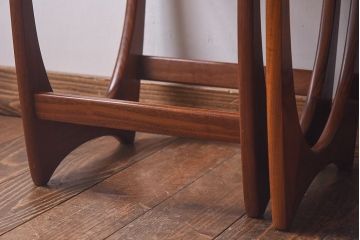 アンティーク雑貨　北欧ビンテージ　G-PLAN　お洒落なタイルネストテーブル(カフェテーブル、サイドテーブル)