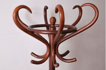 アンティーク雑貨　ビンテージ　ベントウッド(曲げ木)　トップデザインが目を引くコートスタンド(ハットスタンド)