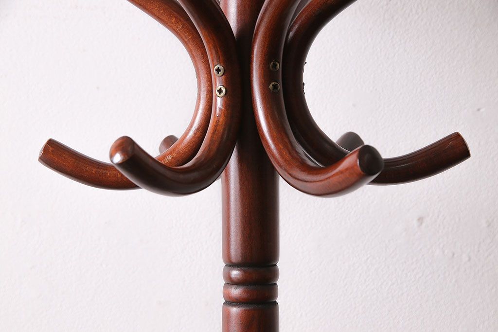 アンティーク雑貨　ビンテージ　ベントウッド(曲げ木)　トップデザインが目を引くコートスタンド(ハットスタンド)