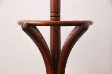 アンティーク雑貨　ビンテージ　ベントウッド(曲げ木)　トップデザインが目を引くコートスタンド(ハットスタンド)