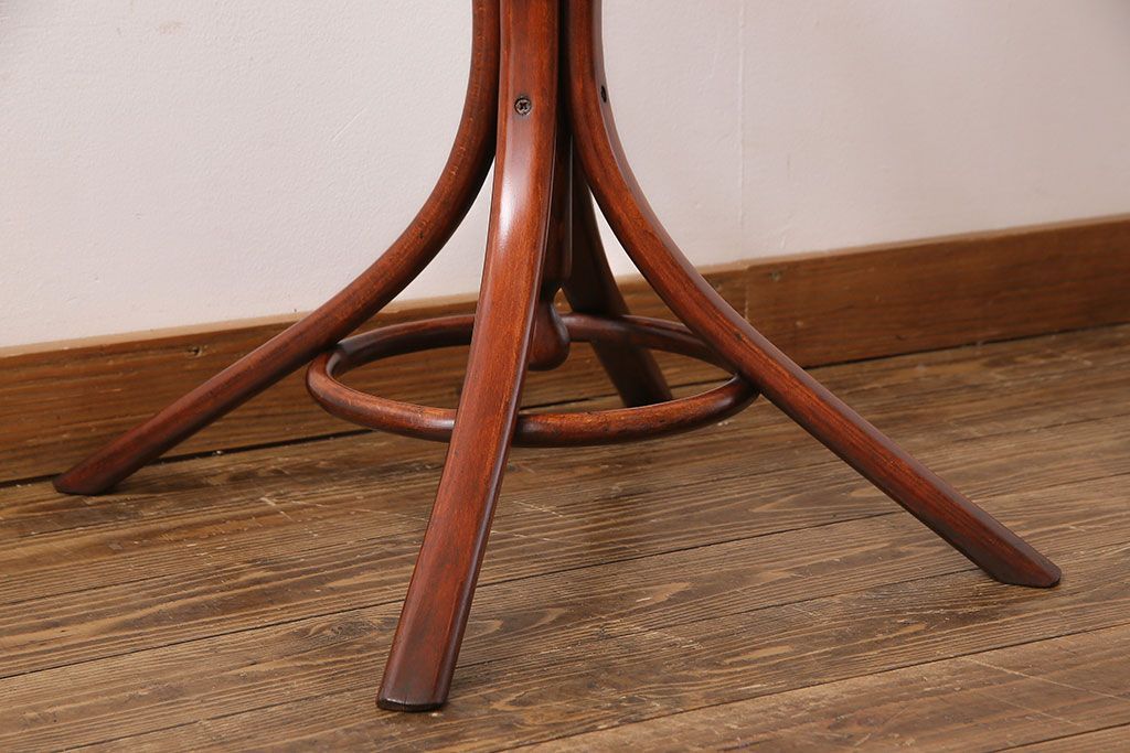 アンティーク雑貨　ビンテージ　ベントウッド(曲げ木)　トップデザインが目を引くコートスタンド(ハットスタンド)