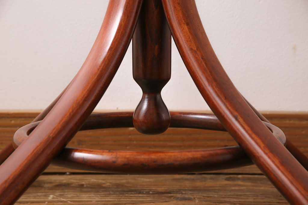 アンティーク雑貨　ビンテージ　ベントウッド(曲げ木)　トップデザインが目を引くコートスタンド(ハットスタンド)