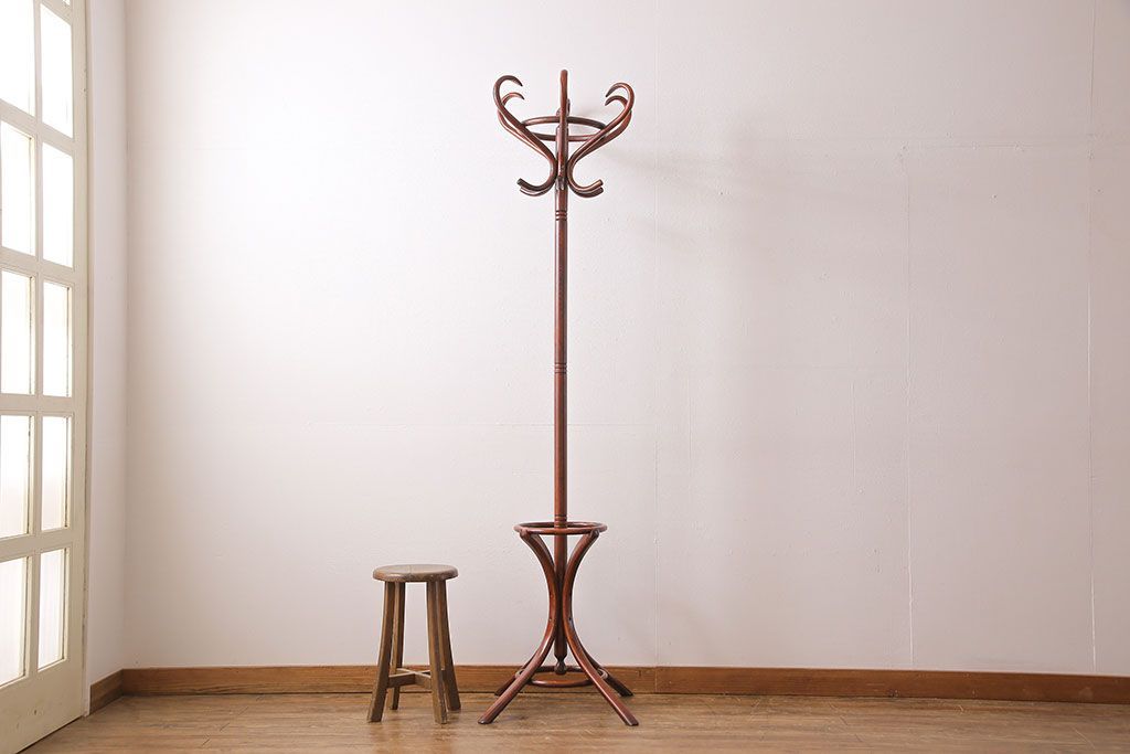 アンティーク雑貨　ビンテージ　ベントウッド(曲げ木)　トップデザインが目を引くコートスタンド(ハットスタンド)