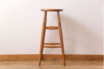 アンティーク家具　イギリスアンティーク　あたたかな雰囲気のハイスツール(イス、チェア、花台)