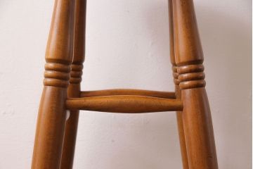 アンティーク家具　イギリスアンティーク　あたたかな雰囲気のハイスツール(イス、チェア、花台)