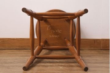 アンティーク家具　イギリスアンティーク　あたたかな雰囲気のハイスツール(イス、チェア、花台)