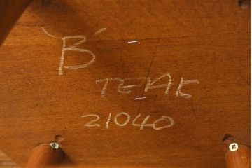 アンティーク家具　イギリスアンティーク　あたたかな雰囲気のハイスツール(イス、チェア、花台)