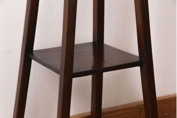 アンティーク雑貨　イギリスアンティーク　ウォールナット材　縦長でシンプルな花台(サイドテーブル)