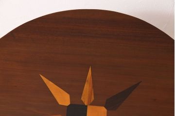 アンティーク雑貨　イギリスビンテージ　装飾が美しいキャスター付ラウンドテーブル(サイドテーブル、コーヒーテーブル、花台)